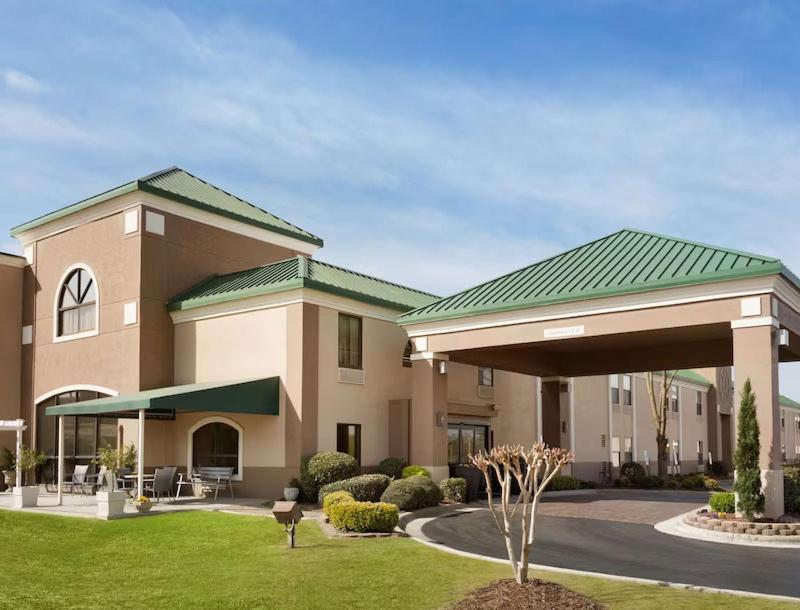 Spark By Hilton Spring Lake Fayetteville Экстерьер фото
